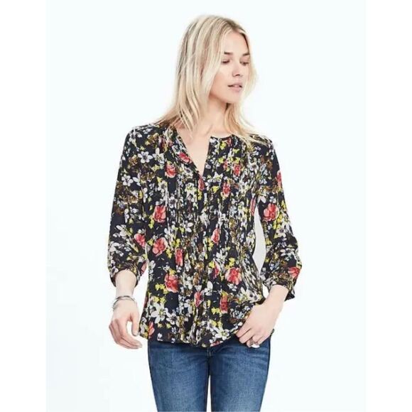 Banana Republic Floral Pintuck Blouse Black
Multicolor sz XS - Picture 1 of 8